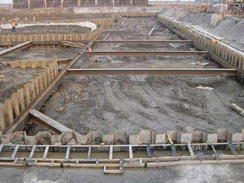 下水道基坑中鋼板樁支護(hù)的施工運(yùn)用！