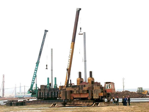 鋼板樁施工注意與建筑物保持多少距離？